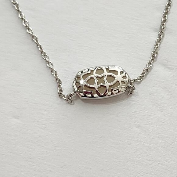 Kendra Scott Elisa necklace in silver with Opal Kyocera stone.‎ - Picture 4 of 9